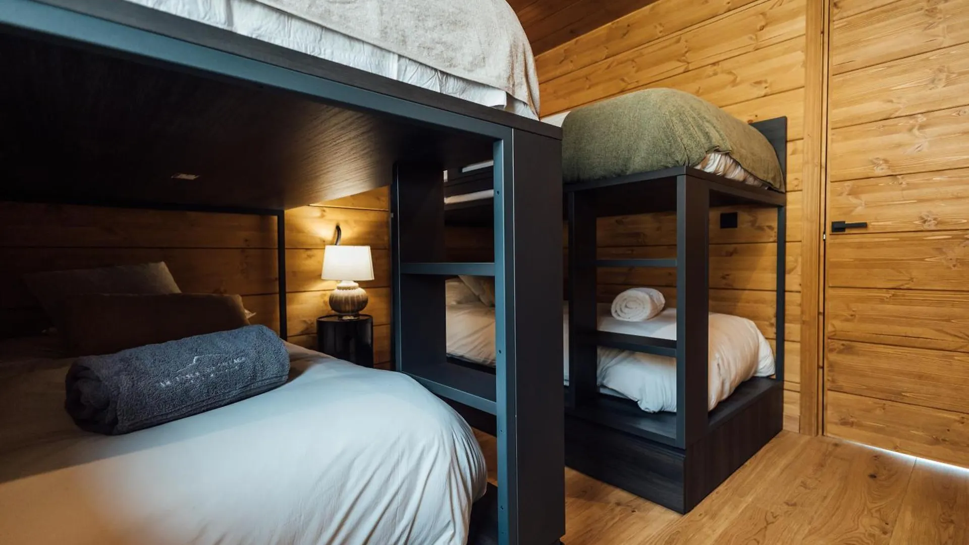 Apartment Arttysur Lux - Best 4 Bdrm Villas In Sierra Nevada