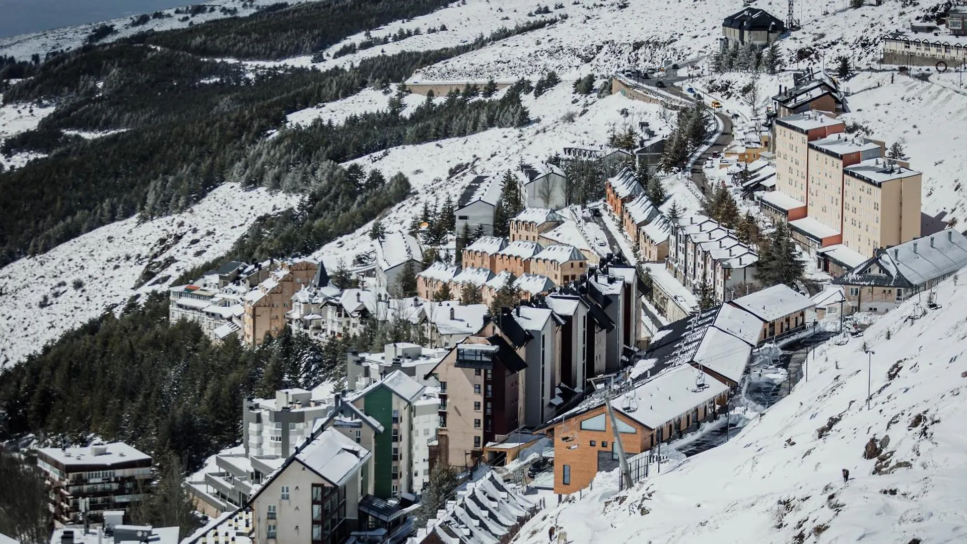 Apartment Arttysur Lux - Best 4 Bdrm Villas In Sierra Nevada